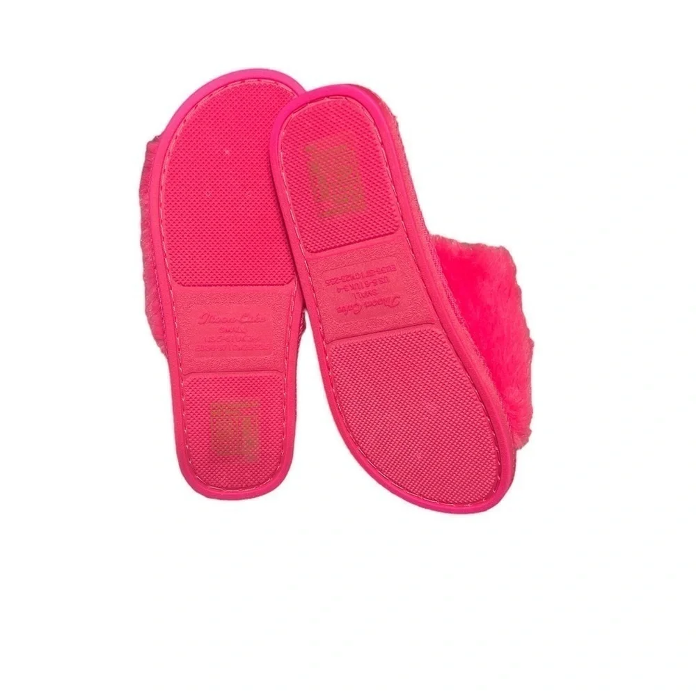 Moon Cake Heart Slippers. Pink. Small. NWT